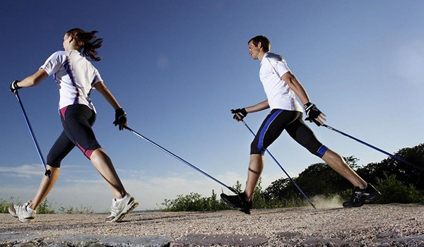 Posa't en forma amb la marxa n&ograve;rdica